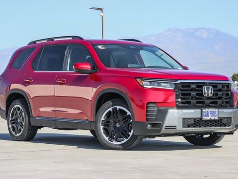 New 2026 Honda Pilot Touring image 2