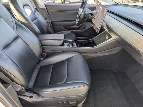 Used 2019 Tesla Model 3 Long Range image 17