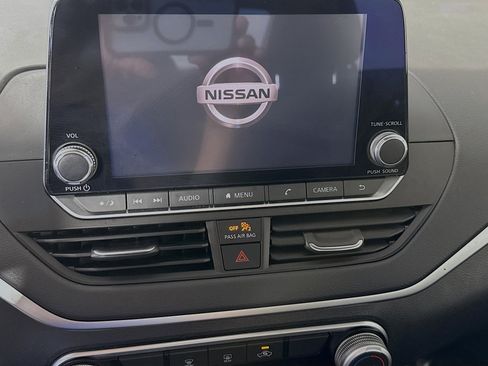 Used 2022 Nissan Altima 2.5 SV image 18