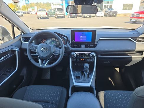 New 2025 Toyota RAV4 XLE image 21