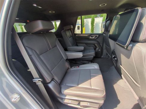 Used 2024 Chevrolet Tahoe RST w/ Luxury Package AWD/4WD image 34