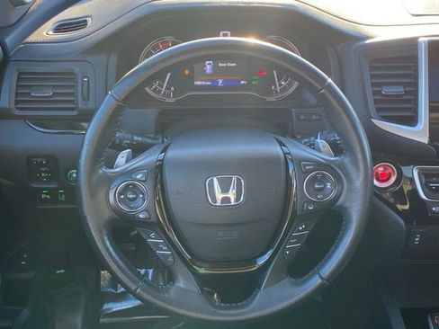 Used 2017 Honda Pilot Touring image 18