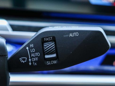 Used 2023 BMW 740i w/ Parking Assistance Package image 29