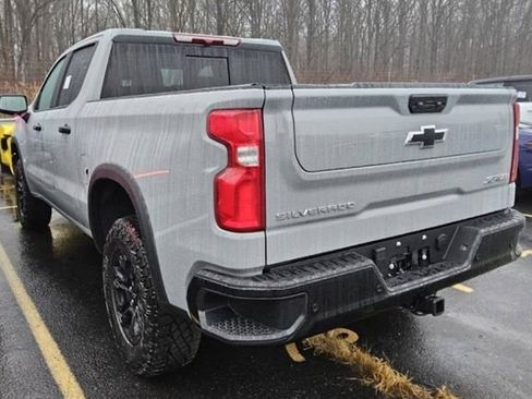 Used 2025 Chevrolet Silverado 1500 ZR2 image 5