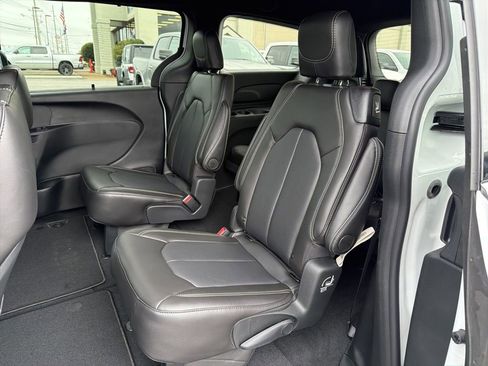 New 2026 Chrysler Pacifica Select FWD image 20