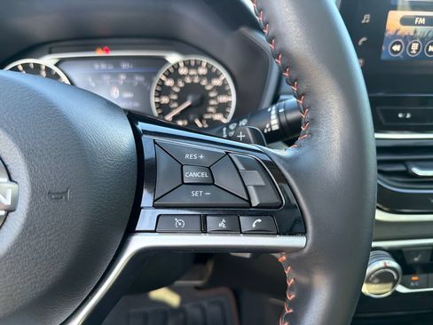 Used 2023 Nissan Altima 2.5 SR w/ SR Premium Package FWD image 36