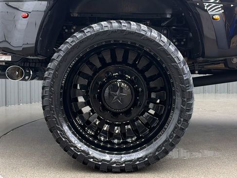 Used 2026 Ford F450 Platinum w/ FX4 Off-Road Package image 11