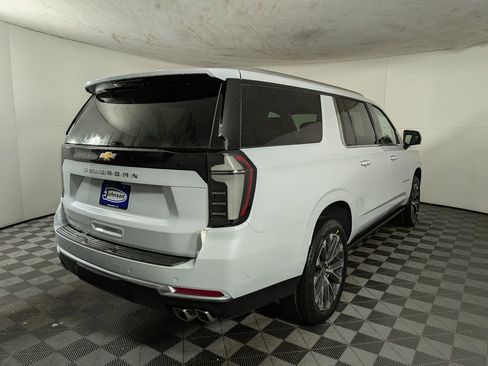 New 2026 Chevrolet Suburban High Country image 7