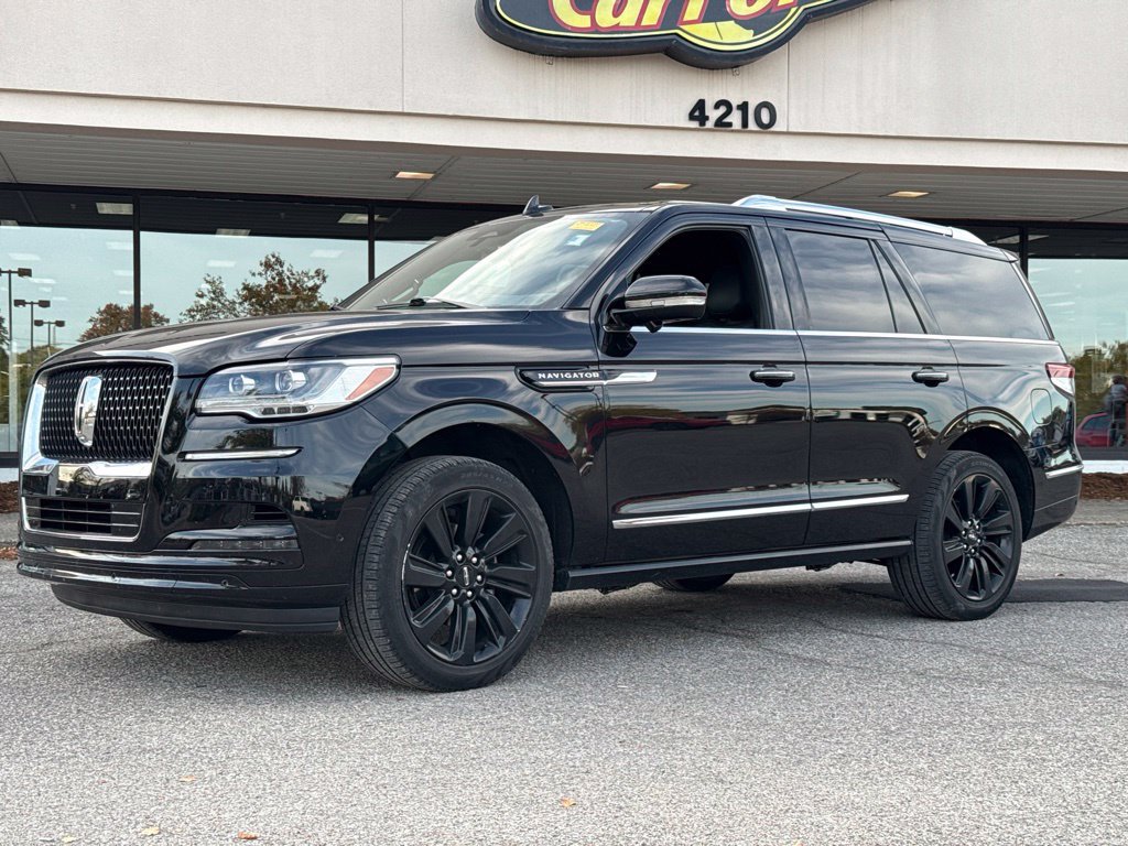 Used 2023 Lincoln Navigator Reserve AWD/4WD image 7