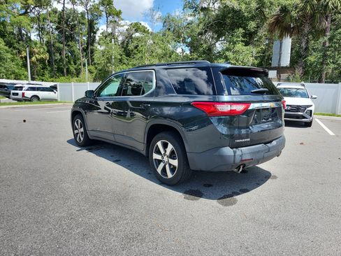 Used 2020 Chevrolet Traverse LT w/ LT Premium Package FWD image 3