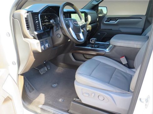 Used 2025 GMC Sierra 1500 SLT w/ SLT Premium Plus Package AWD/4WD image 9