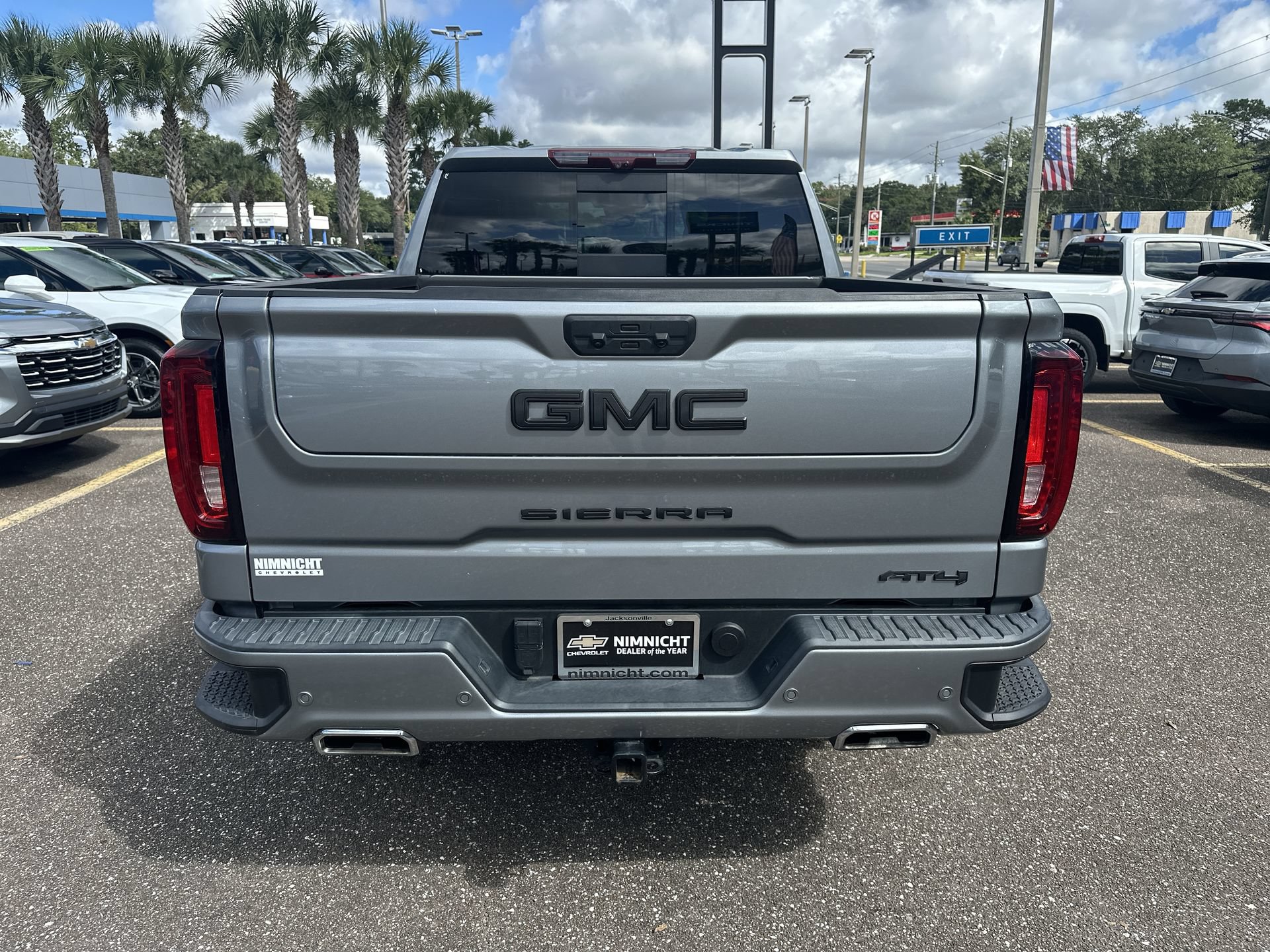 Used 2024 GMC Sierra 1500 AT4 w/ Technology Package AWD/4WD image 15