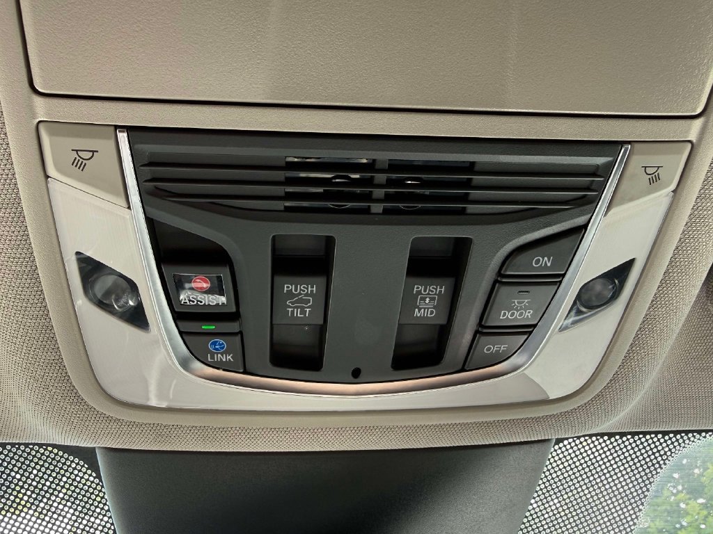 Certified 2024 Acura MDX w/ Technology Package AWD/4WD image 28