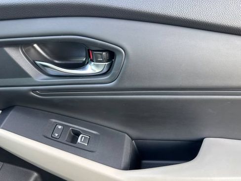 Used 2023 Honda Accord EX image 21