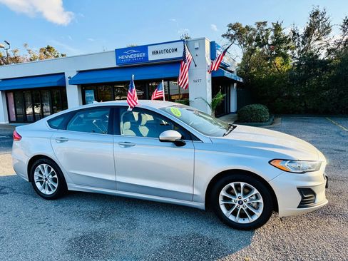 Used 2019 Ford Fusion SE image 29