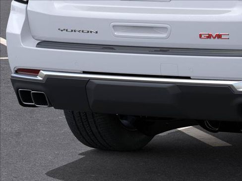 New 2026 GMC Yukon Denali w/ Denali Reserve Package AWD/4WD image 14