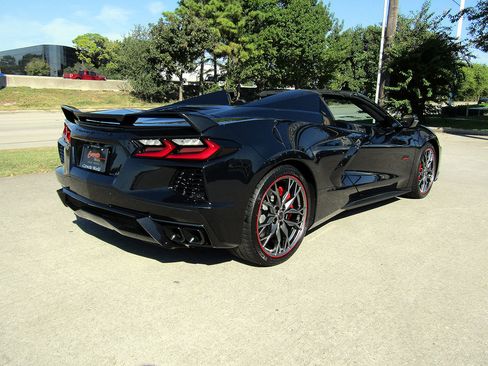 Used 2023 Chevrolet Corvette Stingray Premium Conv w/ Z51 Performance Package image 5