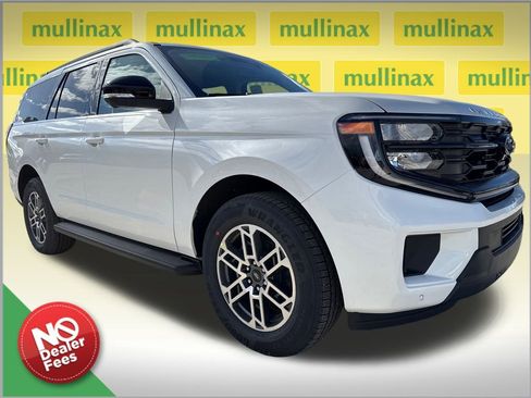 New 2026 Ford Expedition Active image 1