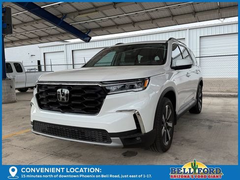 Used 2023 Honda Pilot Touring image 2