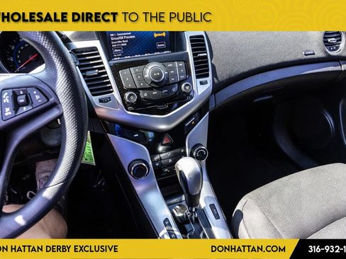 Used 2016 Chevrolet Cruze LT FWD image 8