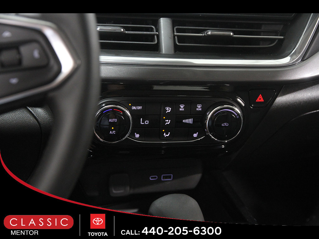 Used 2024 Chevrolet Trax ACTIV w/ Sunroof Package FWD image 14