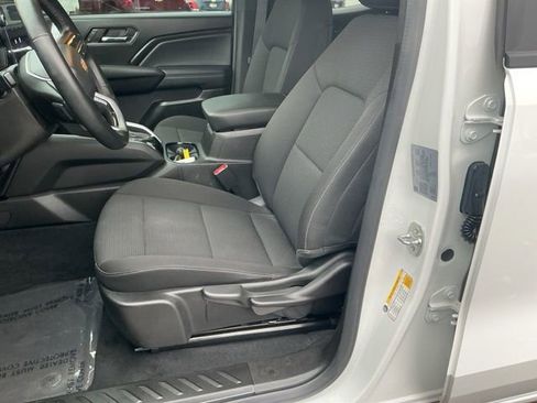 Used 2024 Chevrolet Colorado LT image 11