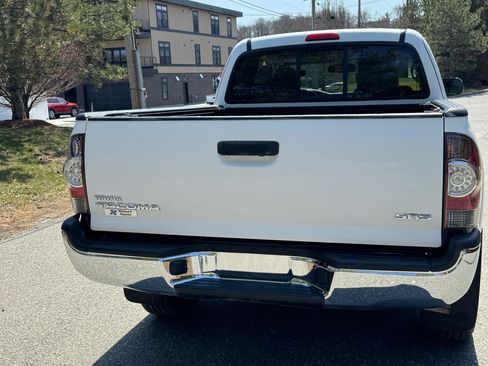 Used 2011 Toyota Tacoma 4x4 Access Cab w/ SR5 Pkg #2 image 25