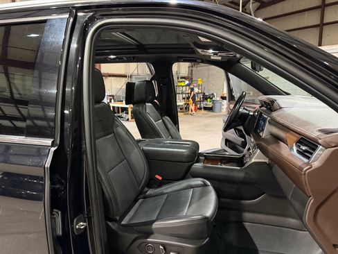 Used 2021 GMC Yukon XL Denali w/ Denali Ultimate Package AWD/4WD image 27