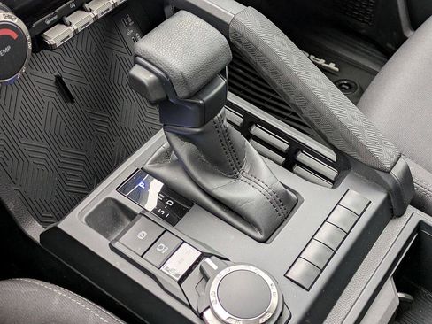 Used 2024 Toyota Tacoma SR image 23