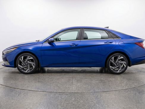 Used 2025 Hyundai Elantra SEL FWD image 5