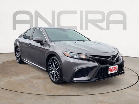Used 2022 Toyota Camry SE FWD image 7