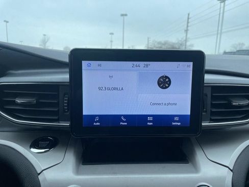 Used 2023 Ford Explorer XLT w/ Equipment Group 202A AWD/4WD image 27