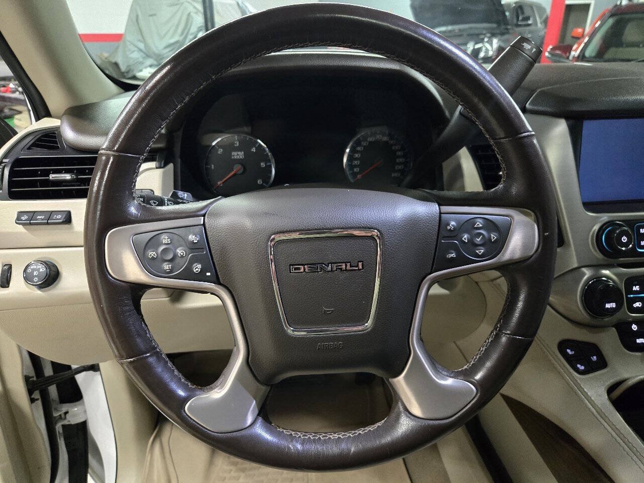 Used 2020 GMC Yukon XL Denali RWD image 21