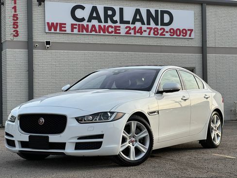 Used 2018 Jaguar XE Prestige image 1