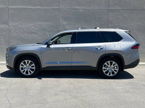 Used 2026 Toyota Grand Highlander FWD image 6