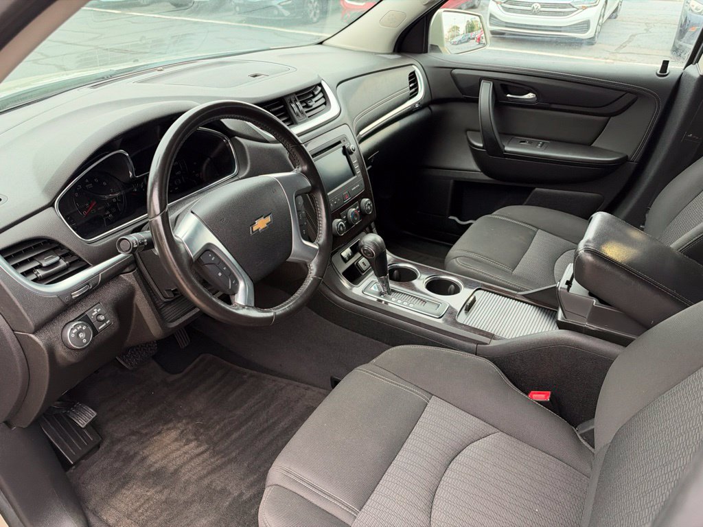 Used 2017 Chevrolet Traverse LT FWD image 8