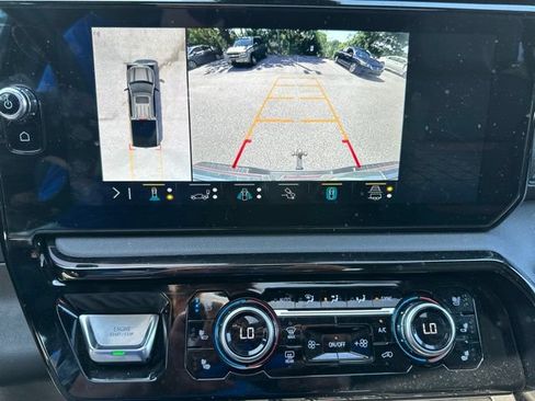 Used 2023 GMC Sierra 1500 AT4 w/ AT4 Premium Package AWD/4WD image 17