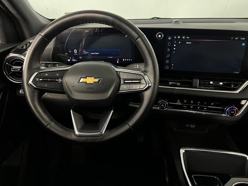 Used 2025 Chevrolet Equinox LT image 13