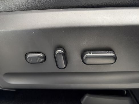Used 2014 Ford Expedition Limited AWD/4WD image 19