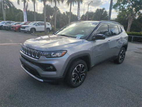 Certified 2022 Jeep Compass Limited image 9