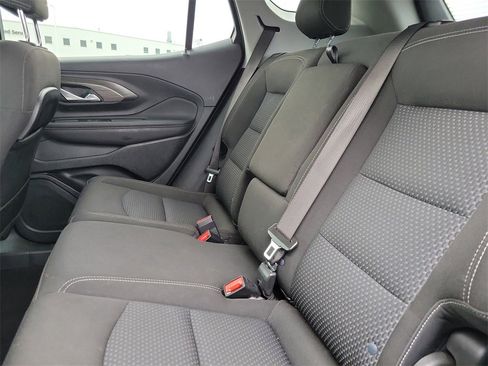 Used 2022 GMC Terrain SLE image 10