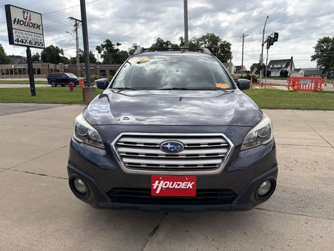 Used 2016 Subaru Outback 2.5i Premium AWD/4WD image 2