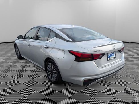 Used 2024 Nissan Altima 2.5 SV FWD image 3