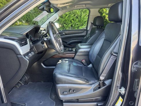 Used 2017 GMC Yukon SLT AWD/4WD image 10