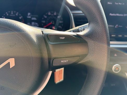 Used 2023 Kia Rio LX image 13