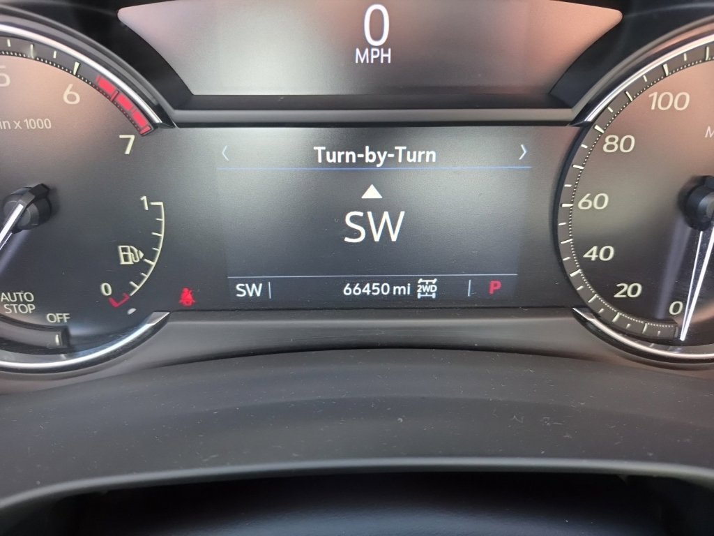 Used 2021 Cadillac XT4 Luxury w/ Cold Weather Package AWD/4WD image 15