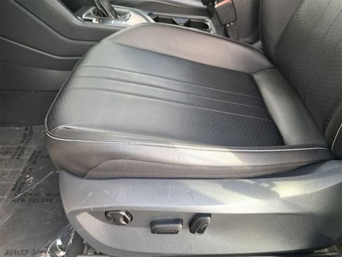 Used 2022 Volkswagen Tiguan SE image 33