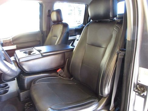 Used 2018 Ford F250 Lariat image 11