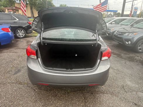 Used 2012 Hyundai Elantra GLS w/ Preferred Pkg 3 FWD image 6