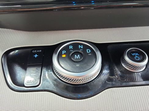 Used 2025 Ford Expedition Active AWD/4WD image 29